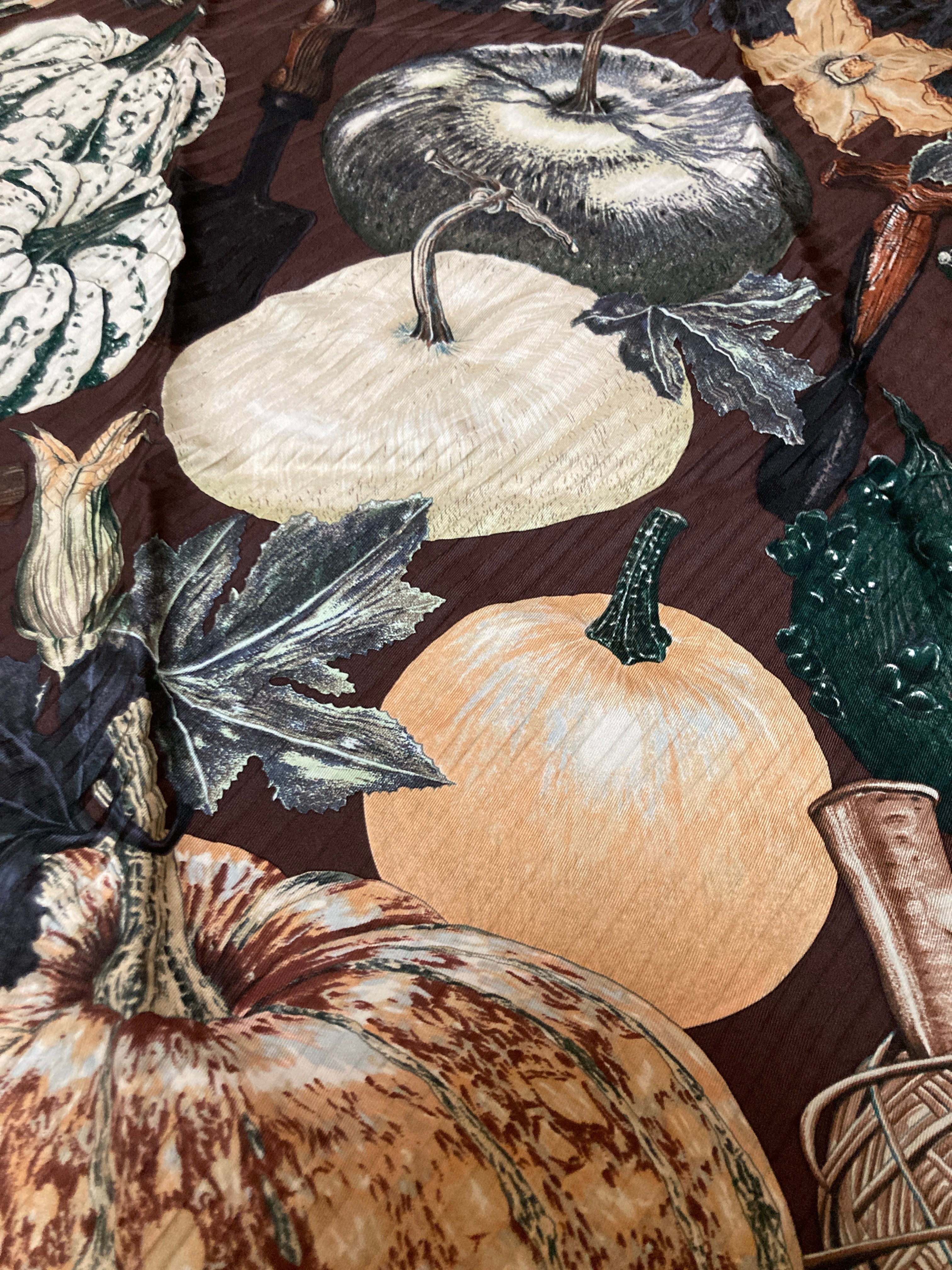 エルメス カレ90 スカーフ CITROUILLES&COLOQUINTES(かぼちゃとコロシント)