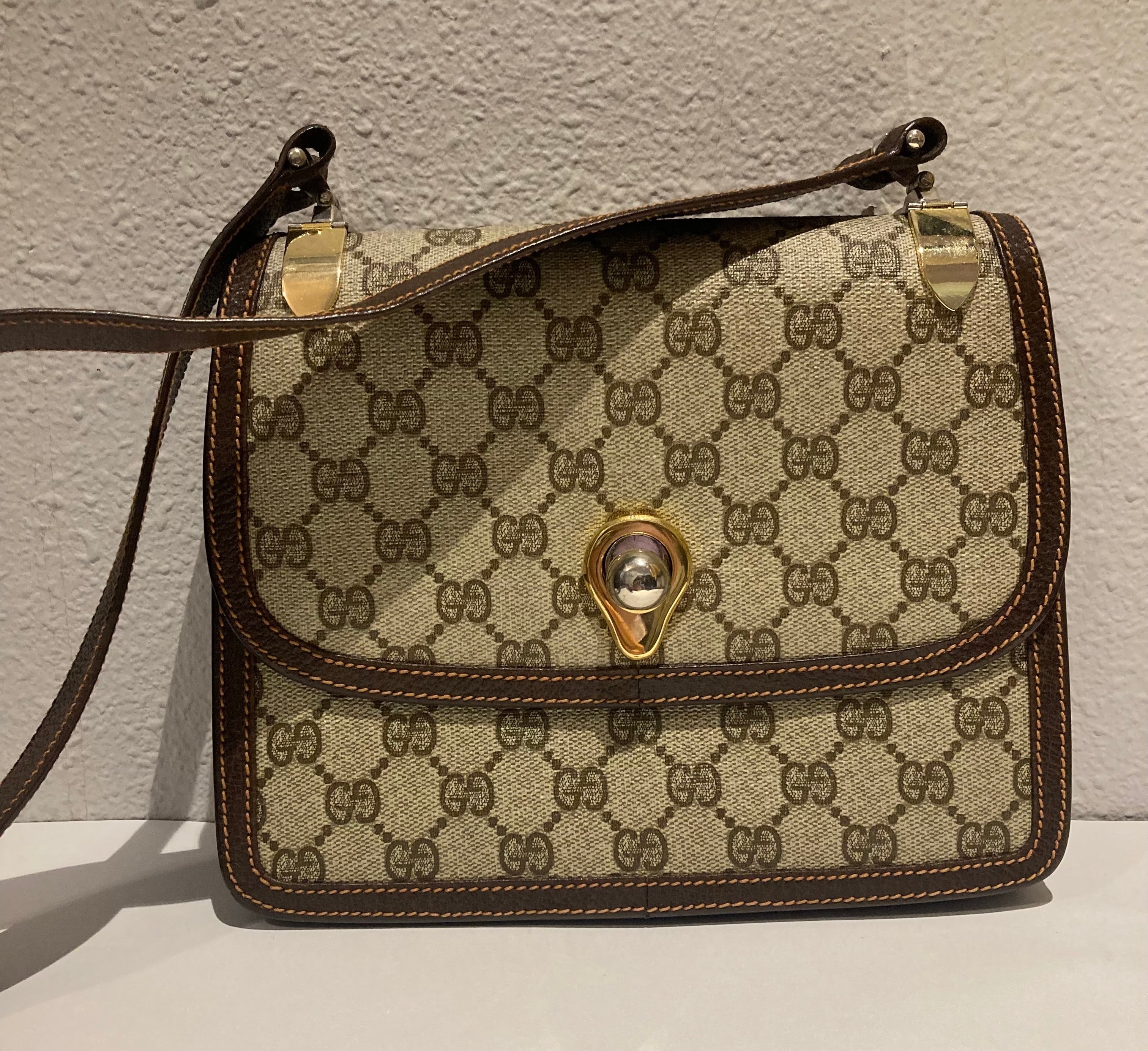 グッチ ショルダーバッグ