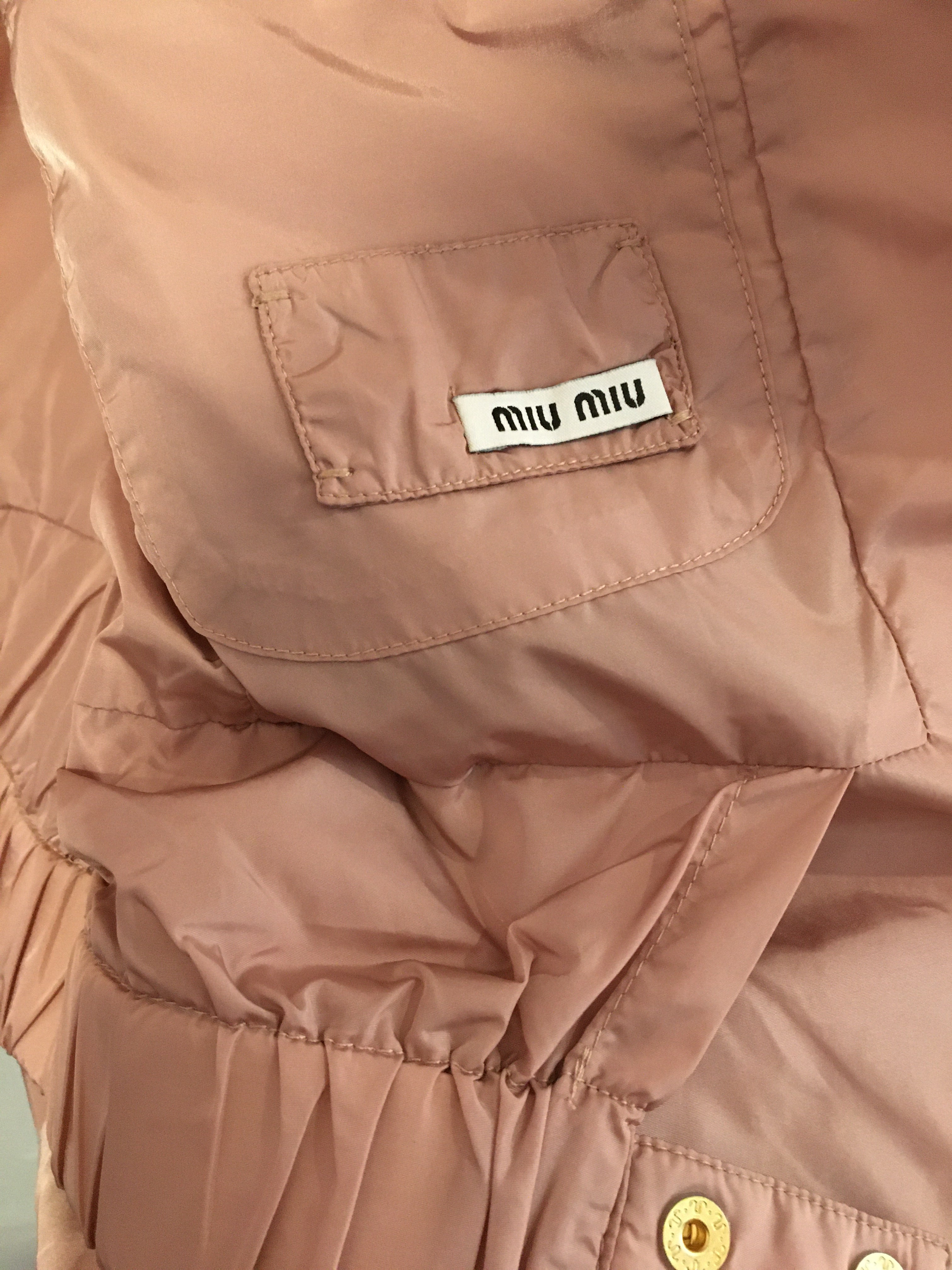 ミュウミュウ ダウンジャケット ショート丈