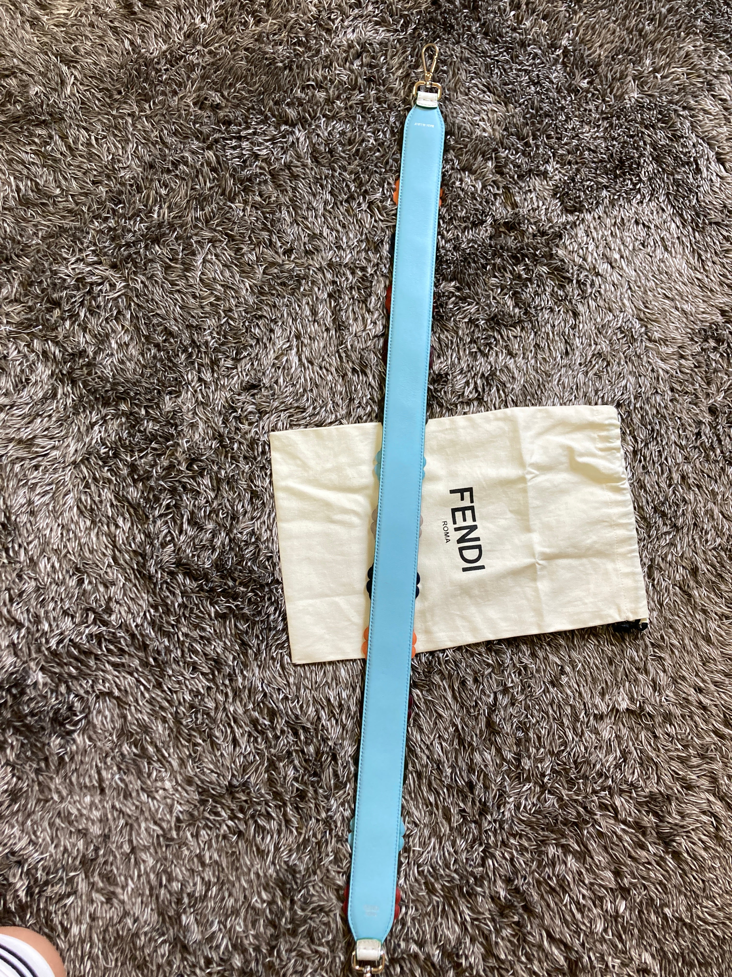 フェンディ ストラップ ユー フラワー カラフル