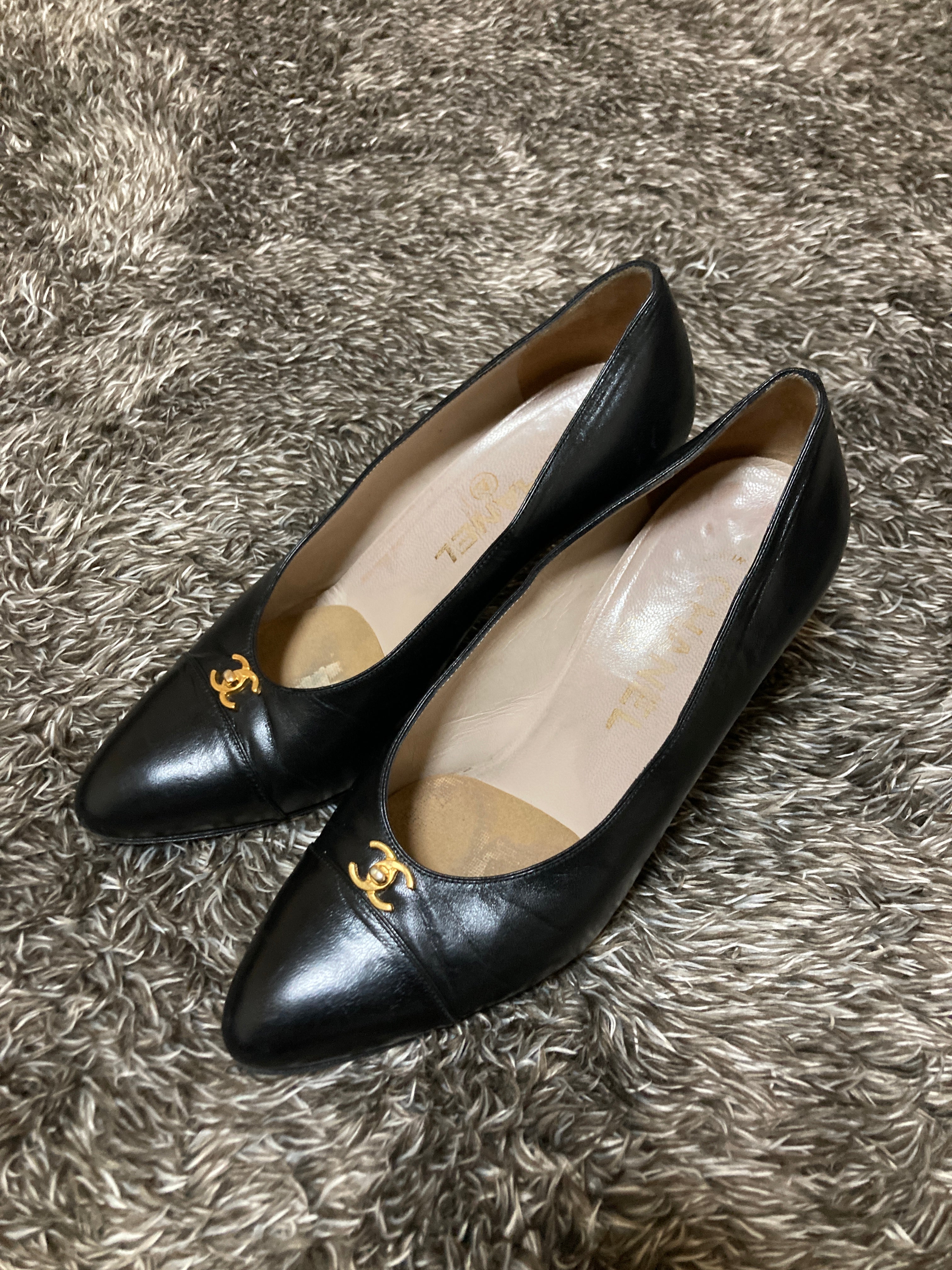 シャネル ココマークヒールパンプス