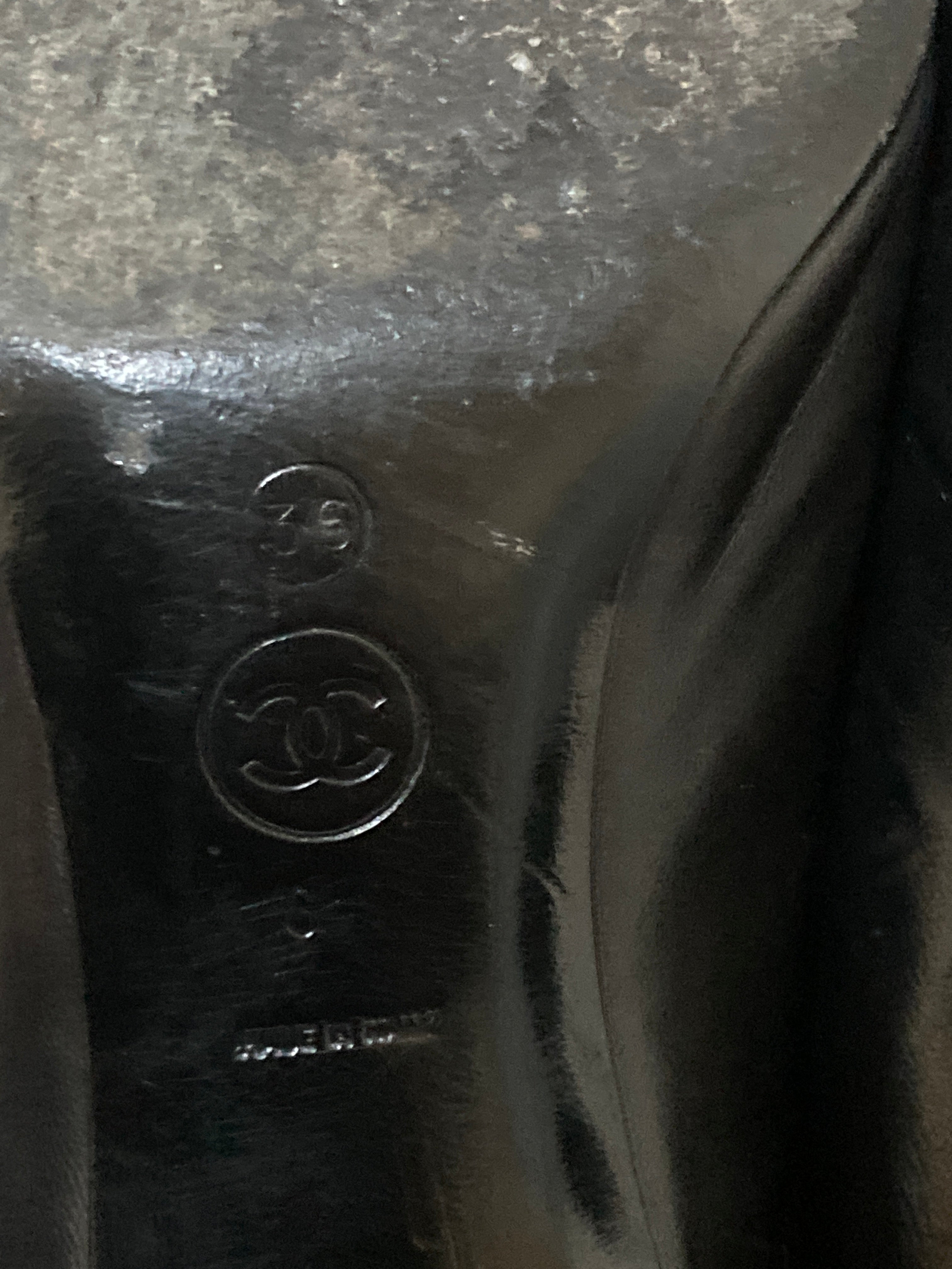 シャネル ココマークヒールパンプス