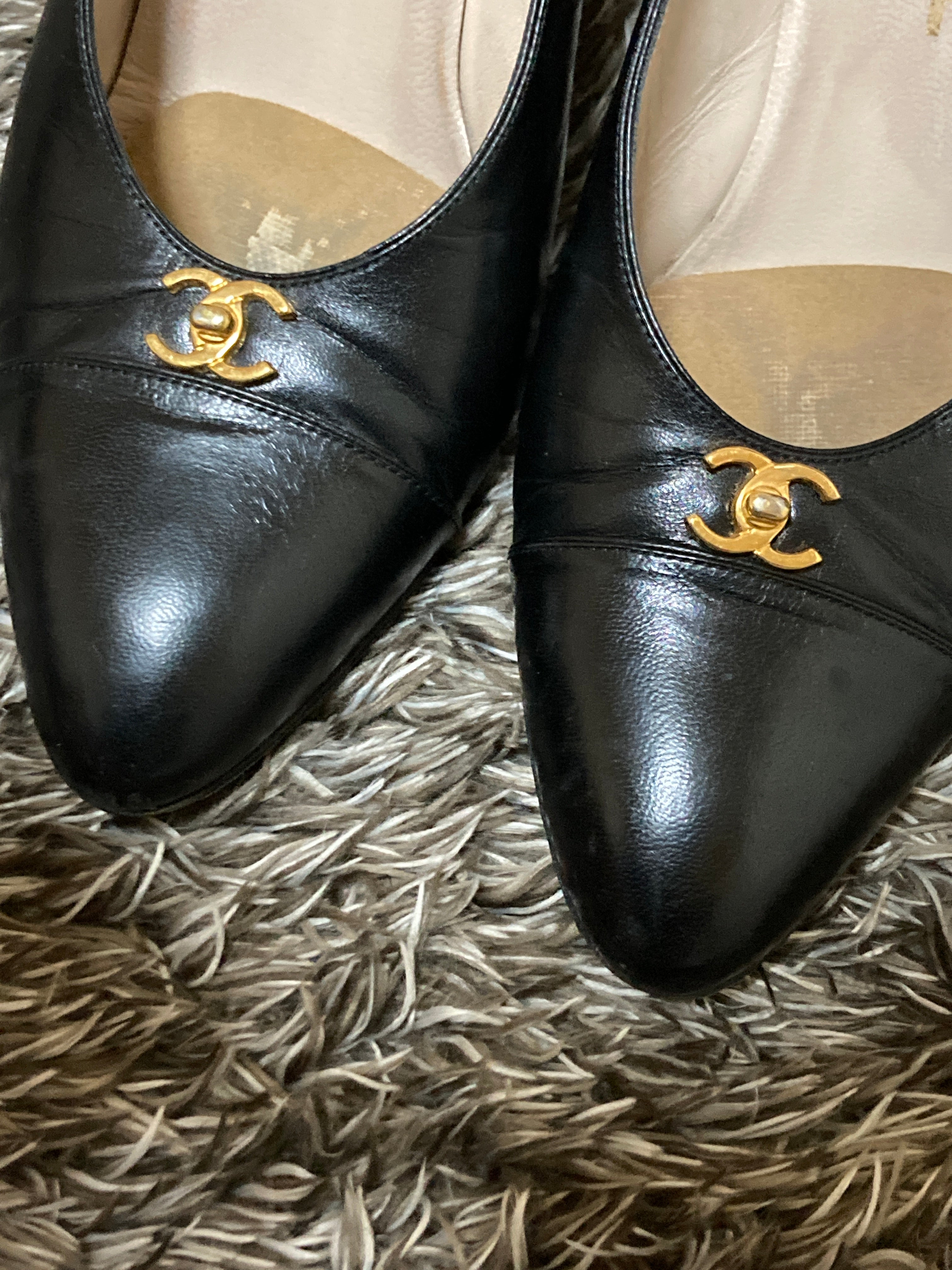 シャネル ココマークヒールパンプス