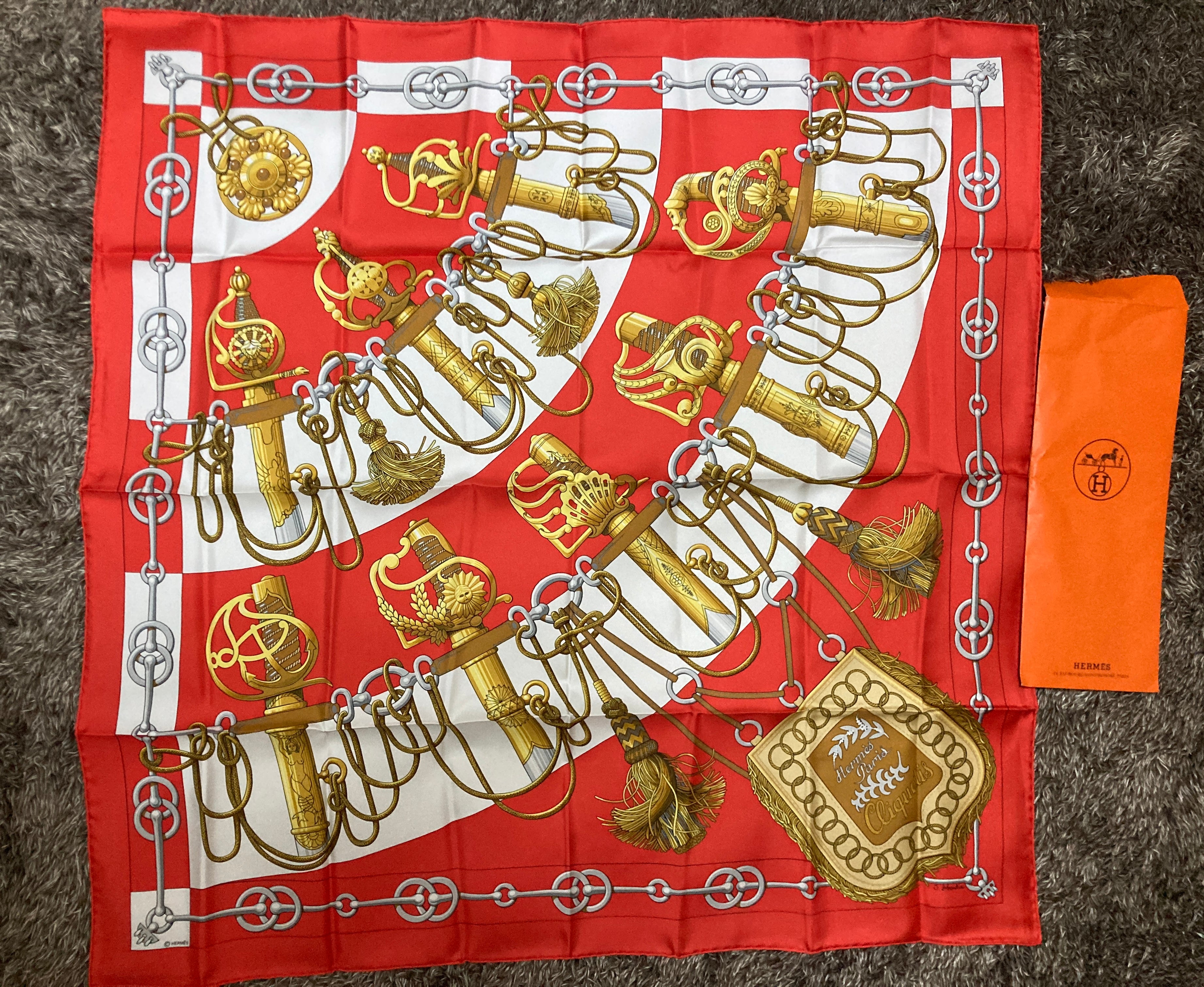 エルメス カレ90 スカーフ Cliquetis(カチカチ)剣柄
