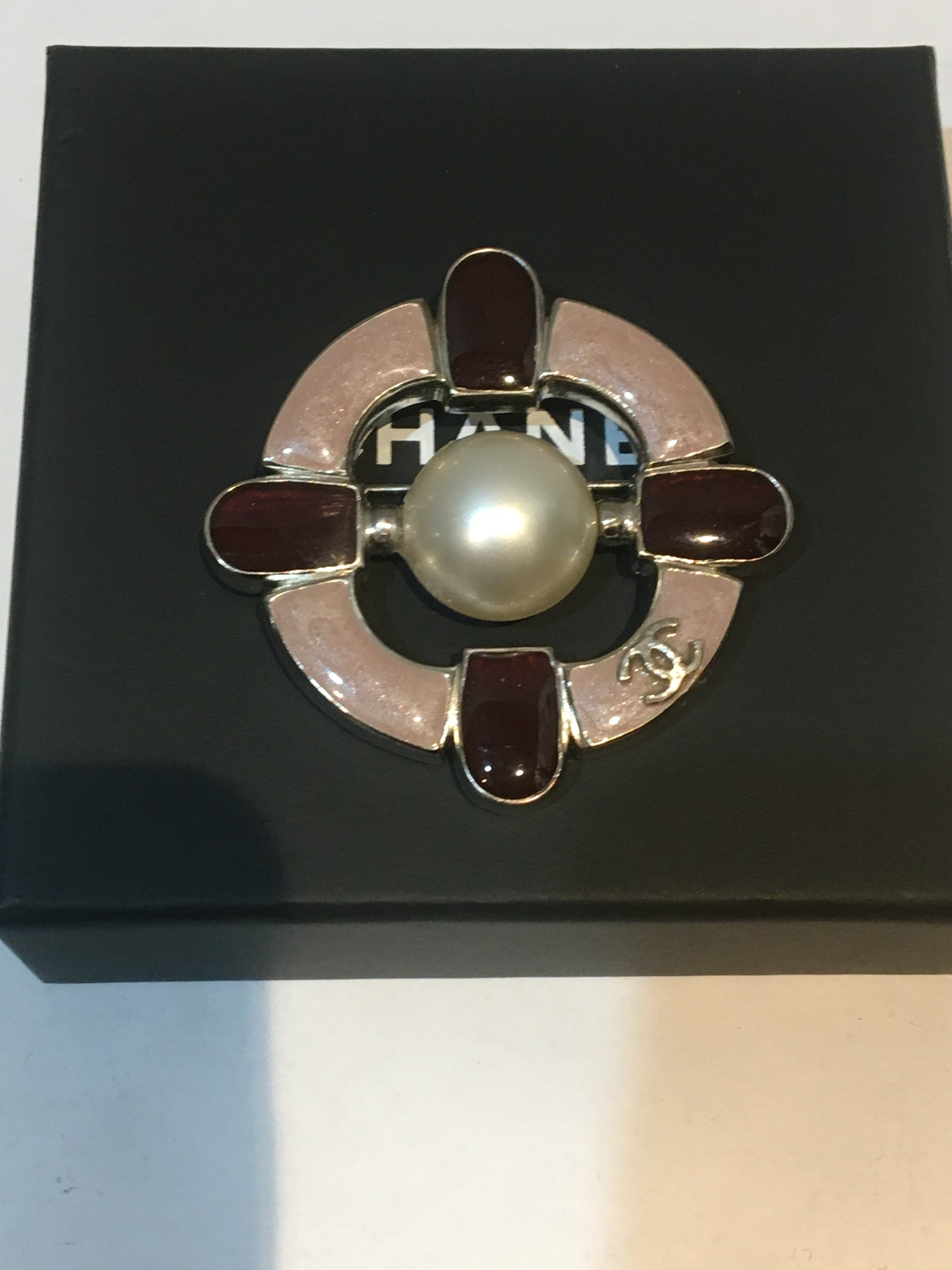 シャネル パール ブローチ