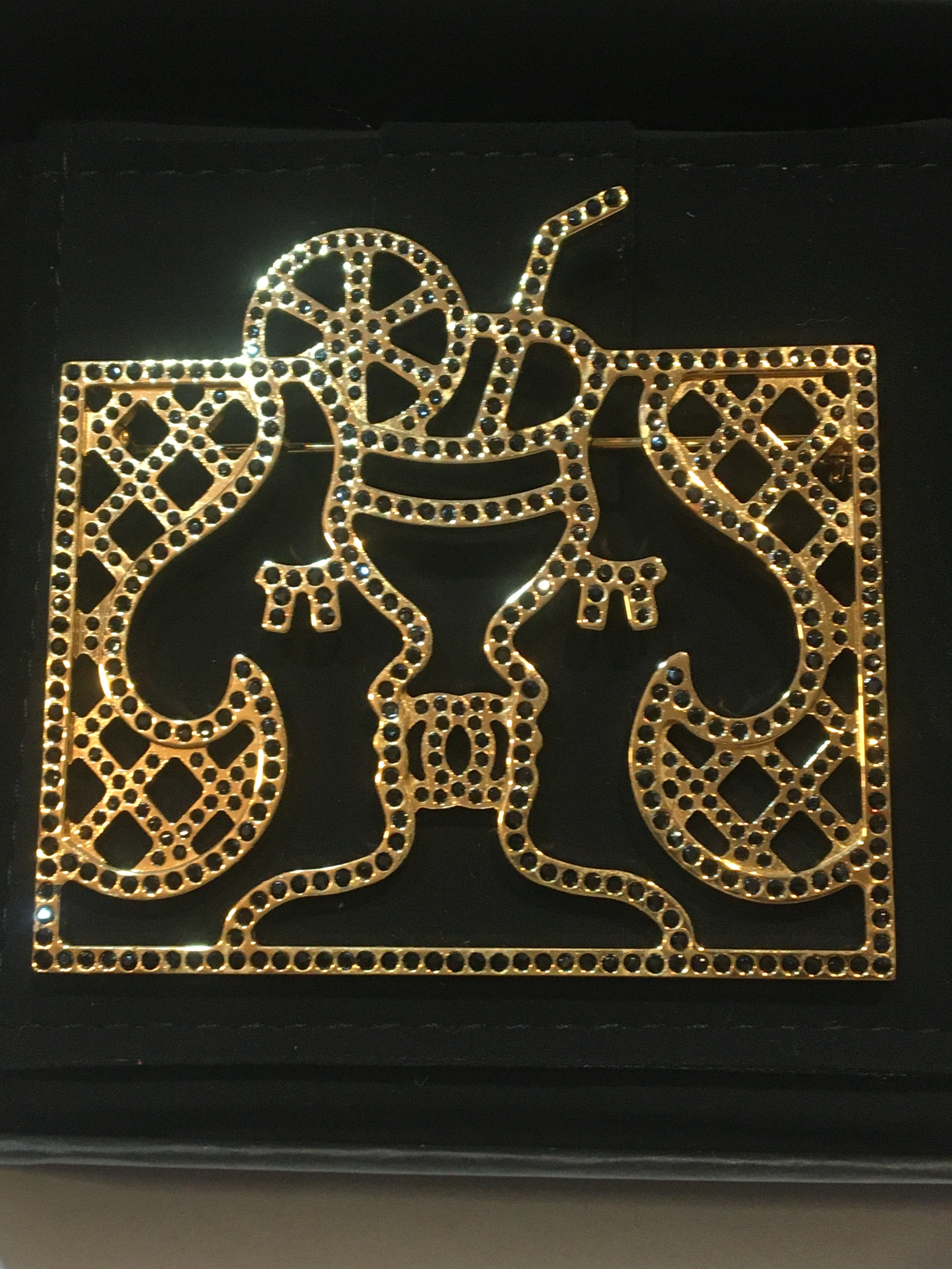 シャネル ラインストーン ブローチ