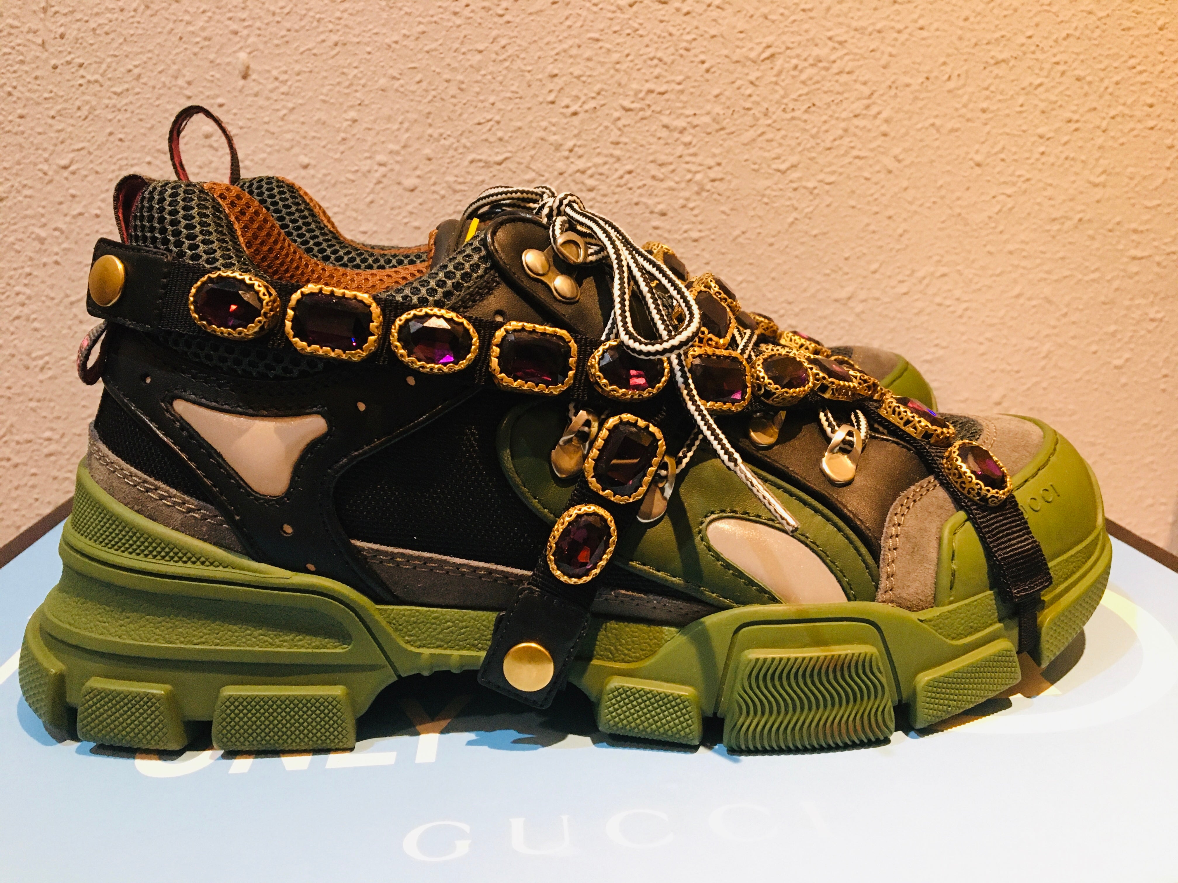 グッチ フラッシュ トレック クリスタル スニーカー