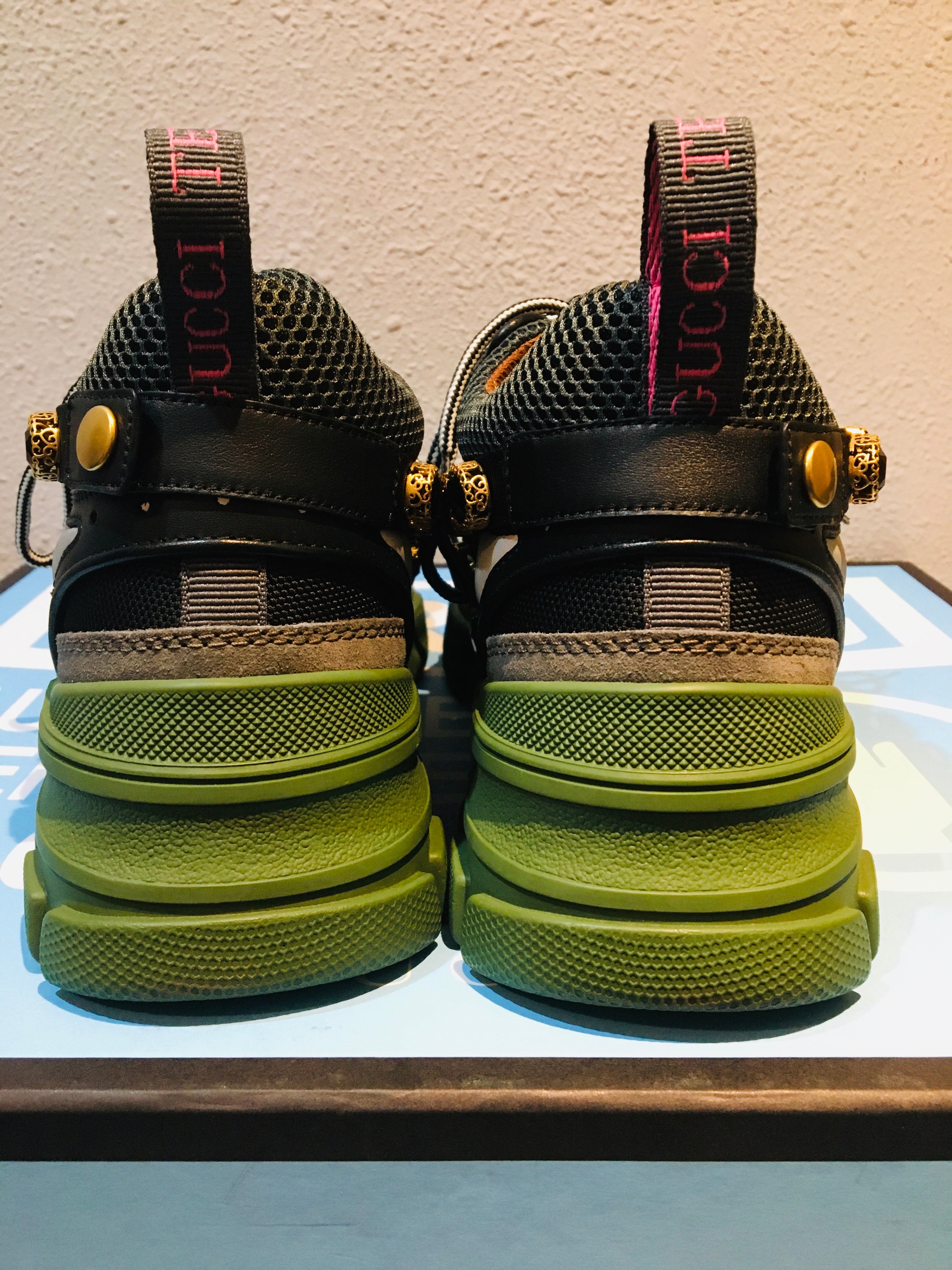 グッチ フラッシュ トレック クリスタル スニーカー