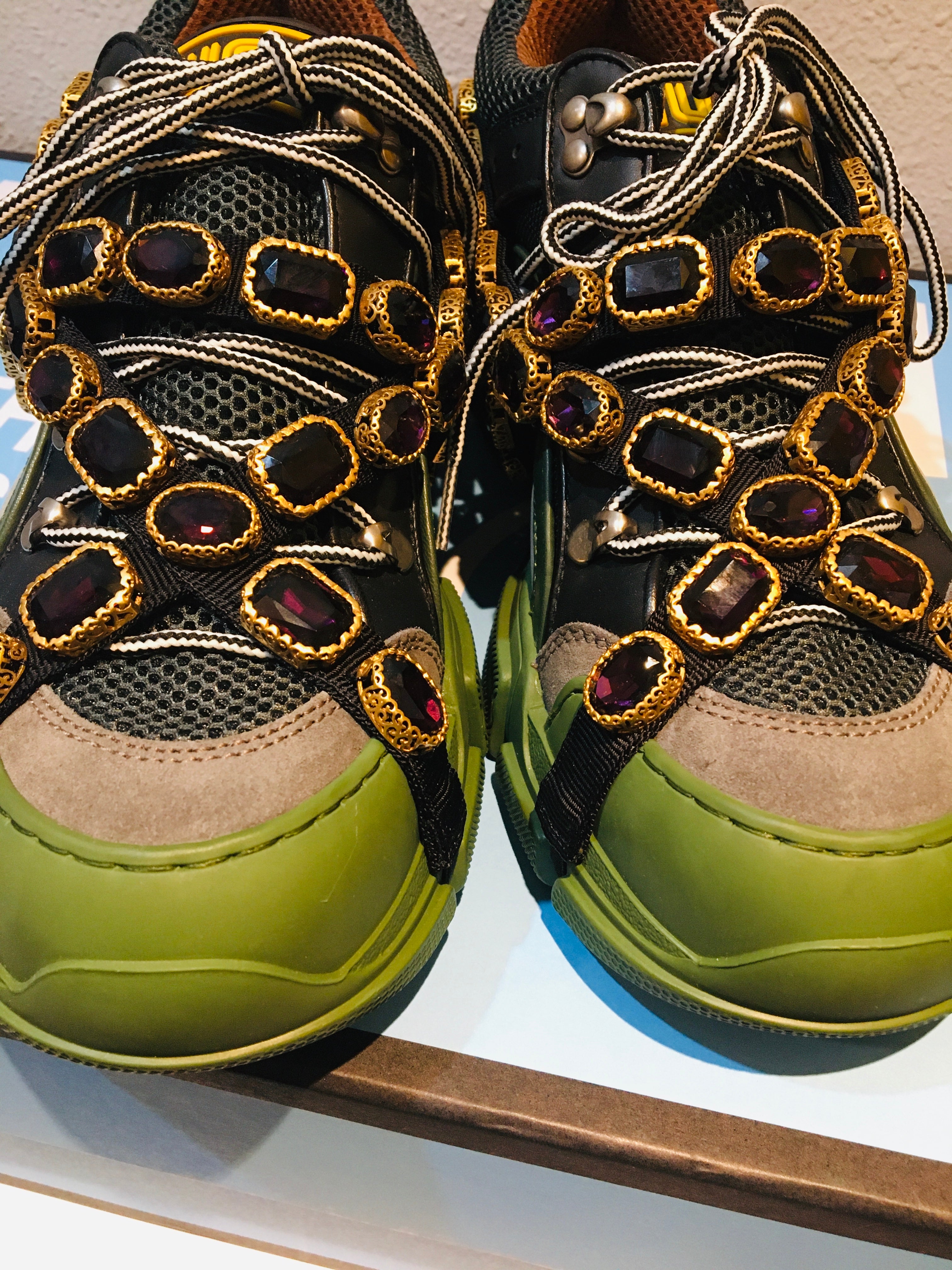 グッチ フラッシュ トレック クリスタル スニーカー