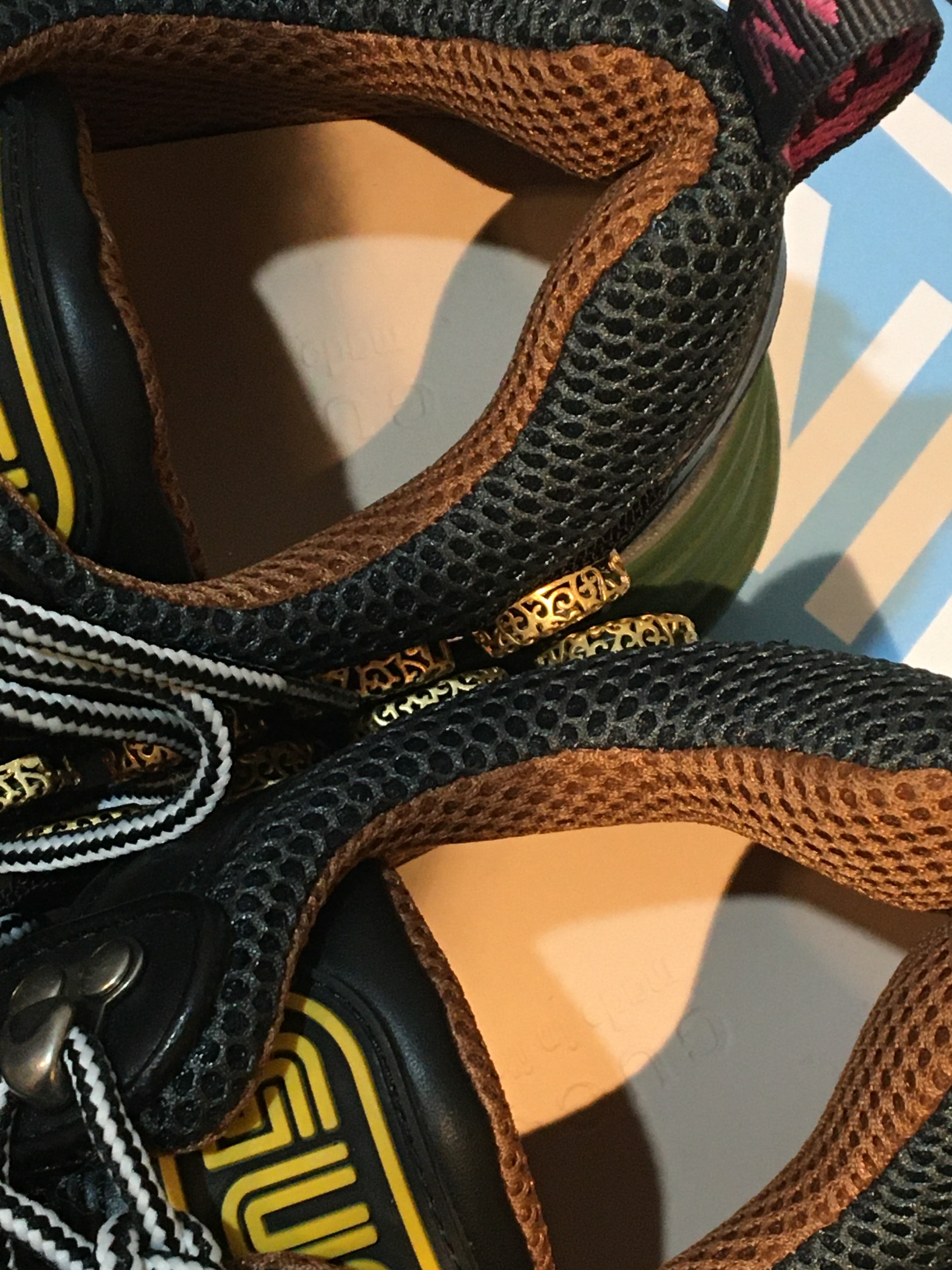 グッチ フラッシュ トレック クリスタル スニーカー