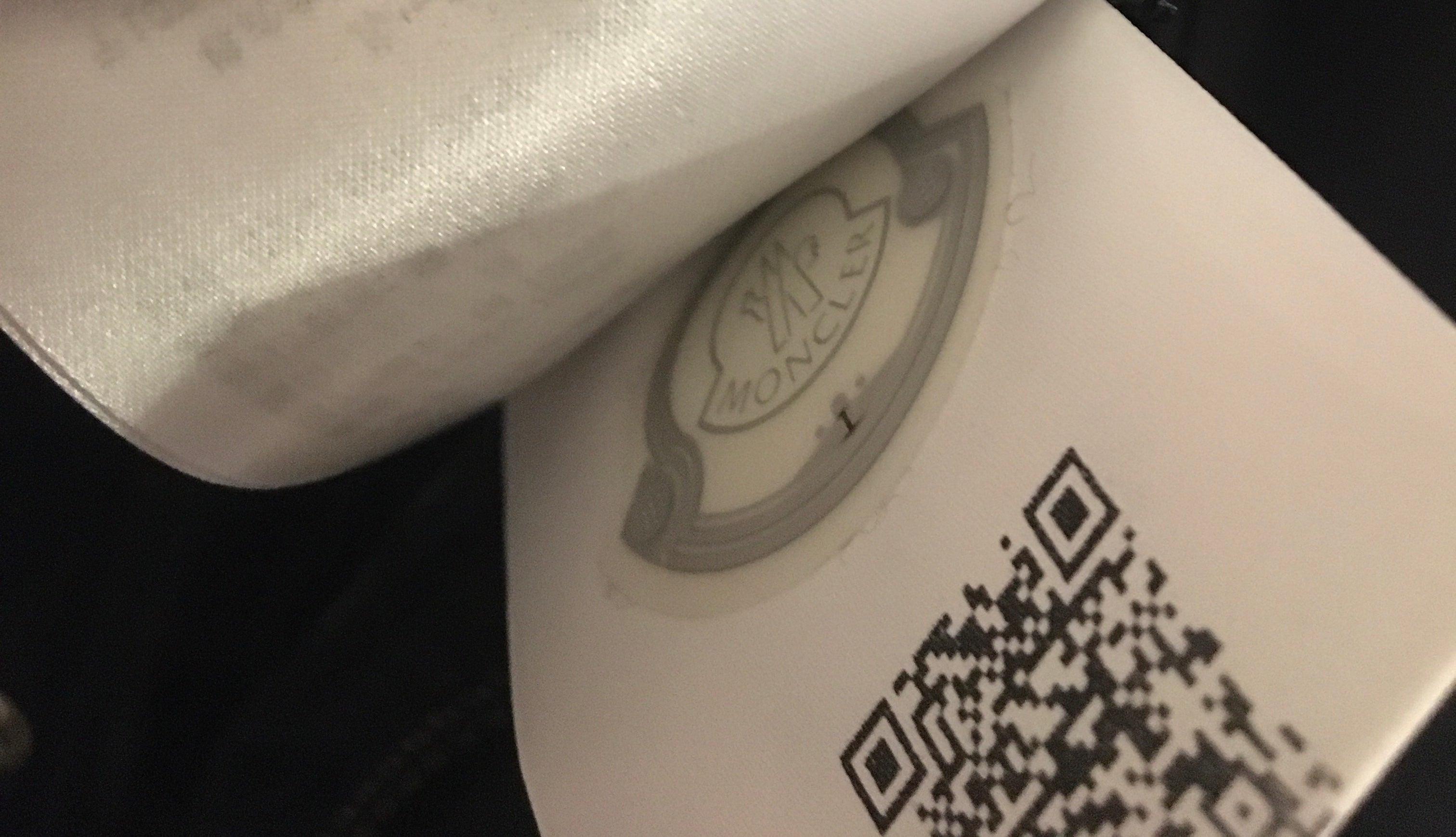 モンクレール バーフォーテン ダウンジャケット