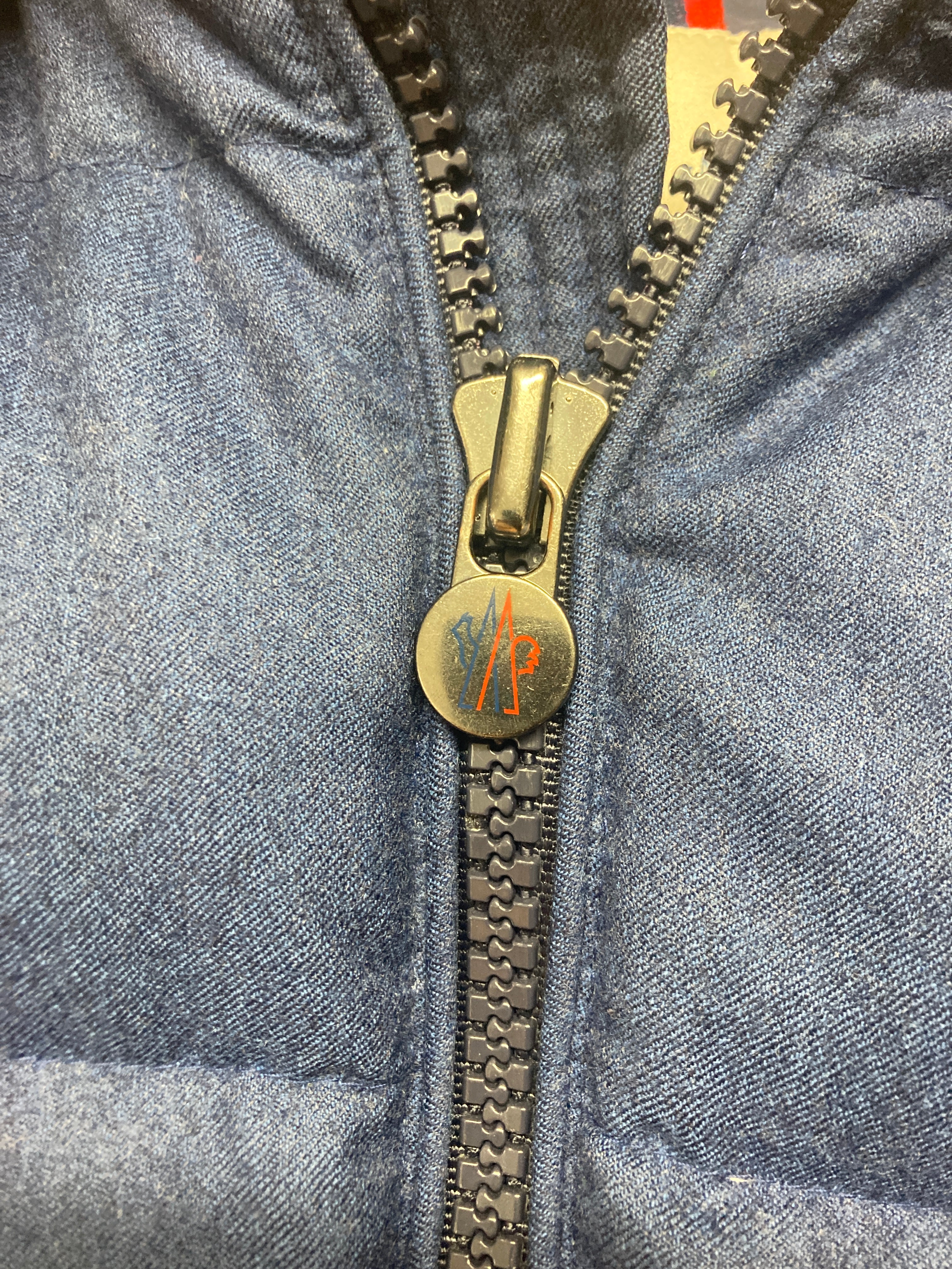 モンクレール モンジュネーブル ダウンジャケット