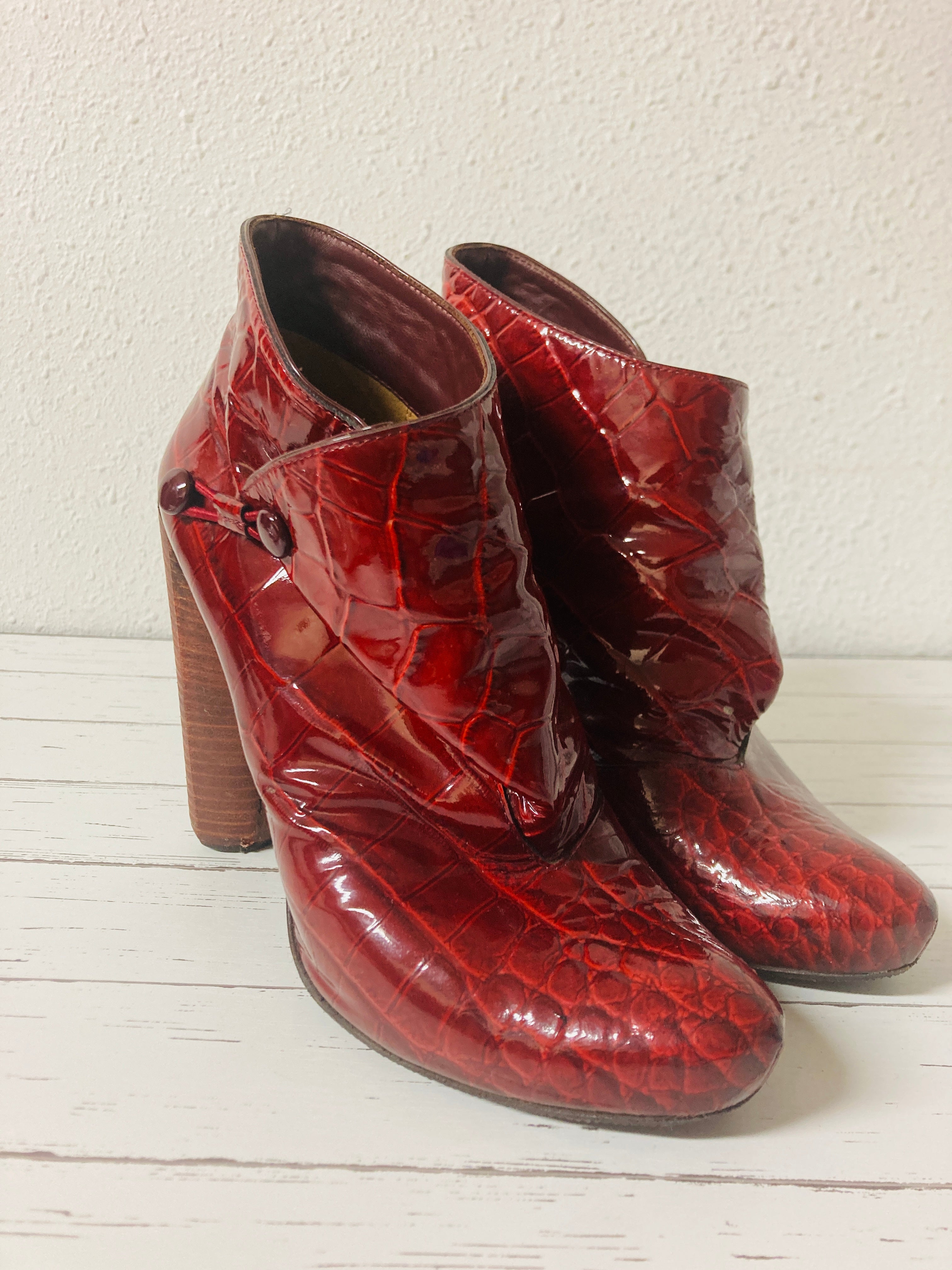 ルイ・ヴィトン クロコ柄 ヴェルニ ヒール