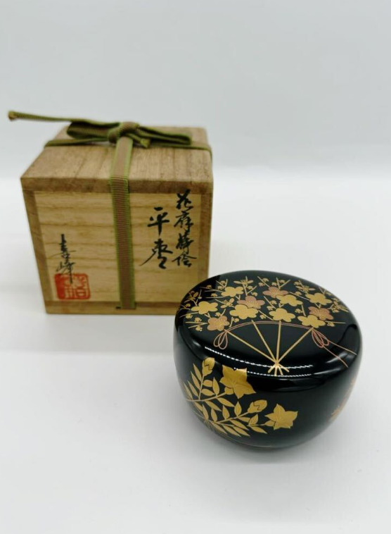 P806 棗 『荒井喜峰作』『黒漆塗』『扇面蒔絵』『利休棗』 共箱 茶道具 荒井喜峰 花扇蒔絵 平棗