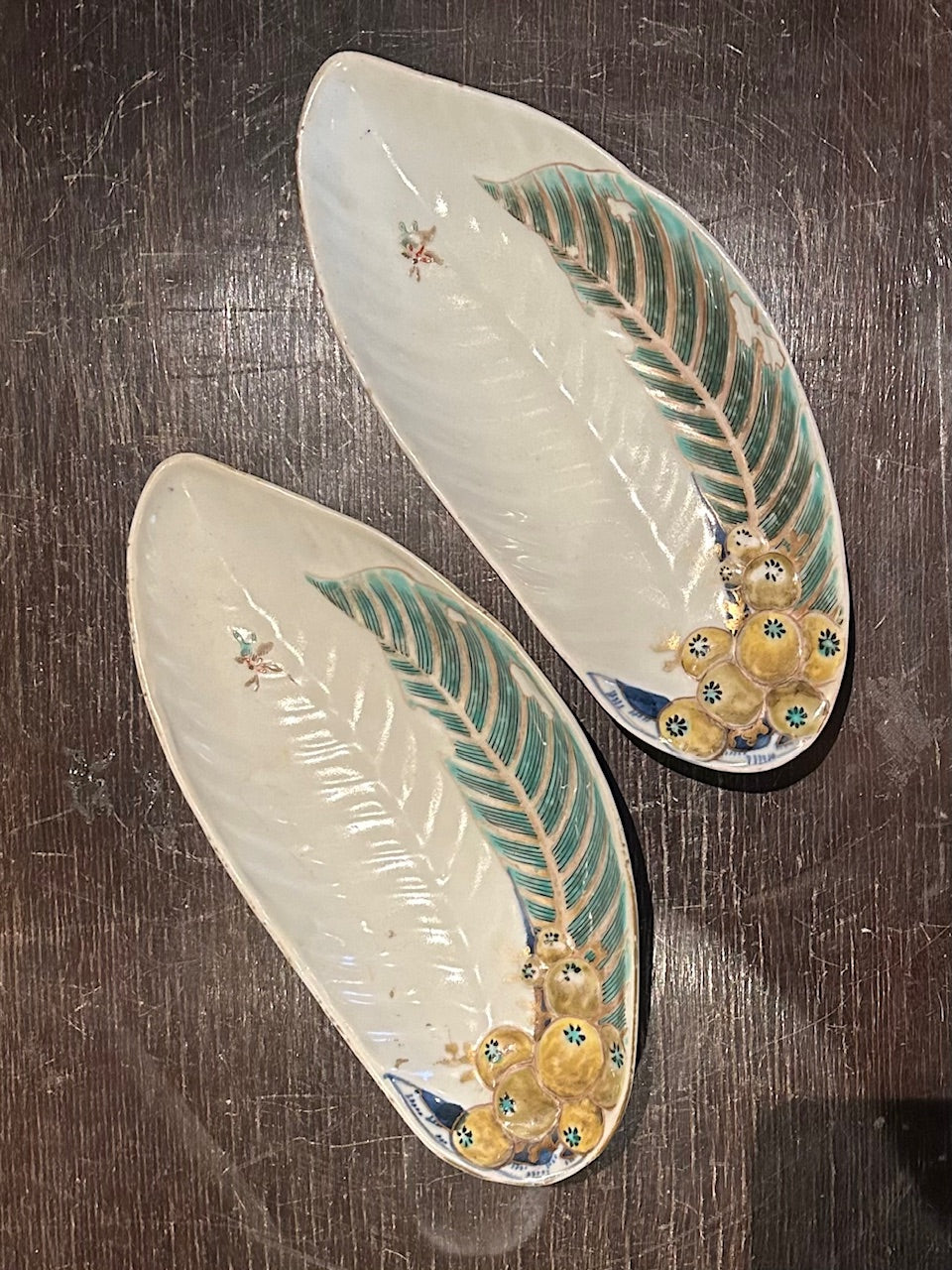 伊万里　葉形皿