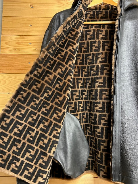 メンズアウター【FENDI】ムートンフーテッドブルゾン