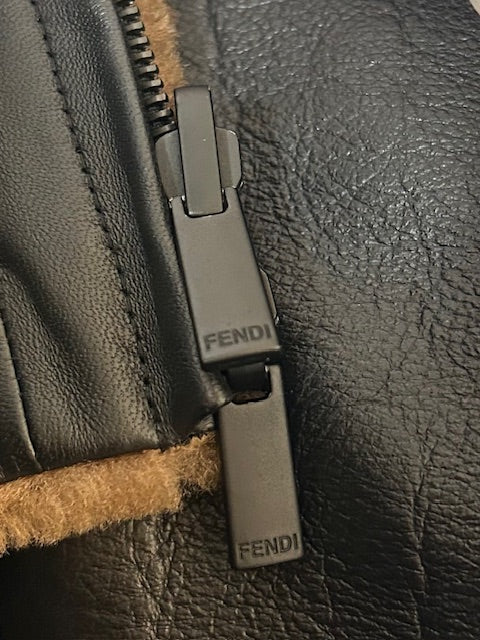 メンズアウター【FENDI】ムートンフーテッドブルゾン