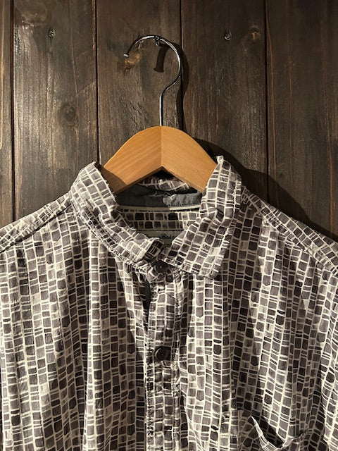 メンズヴィンテージ アロハシャツ 【Tommy Bahama】幾何学模様 グレー