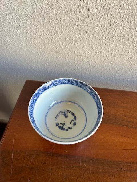 伊万里焼　蓋物茶碗