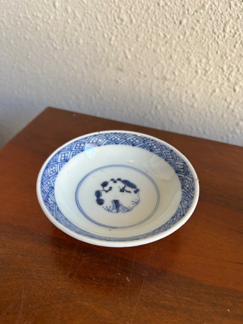 伊万里焼　蓋物茶碗