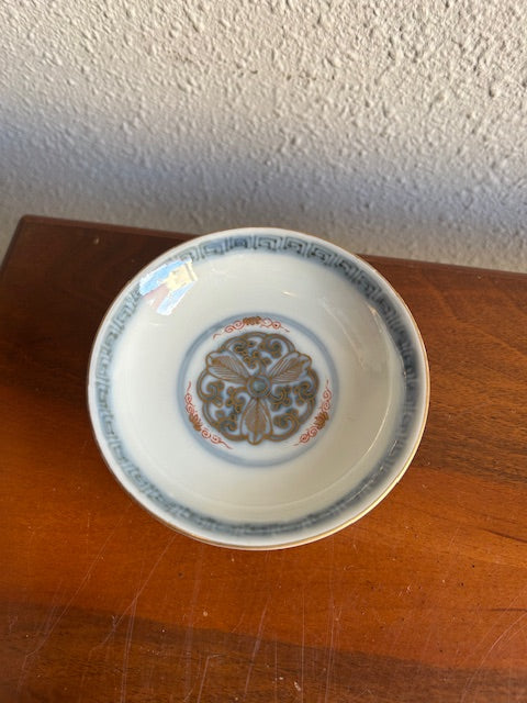 伊万里　錦手　蓋物茶碗