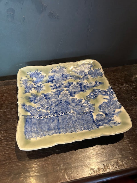 伊万里焼　染付　花龍文四方皿