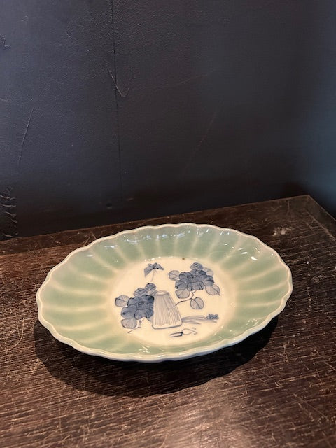 伊万里　輪花変形皿