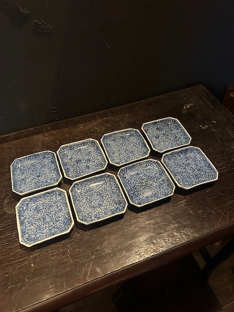 伊万里　染付蛸唐草文　隅切小皿
