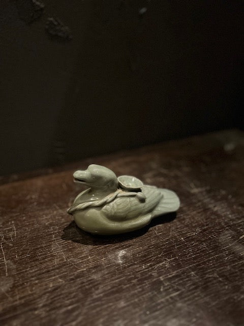 青磁　水滴