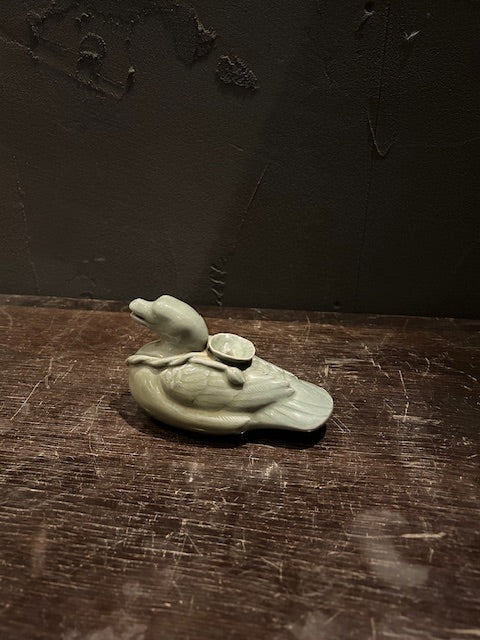 青磁　水滴