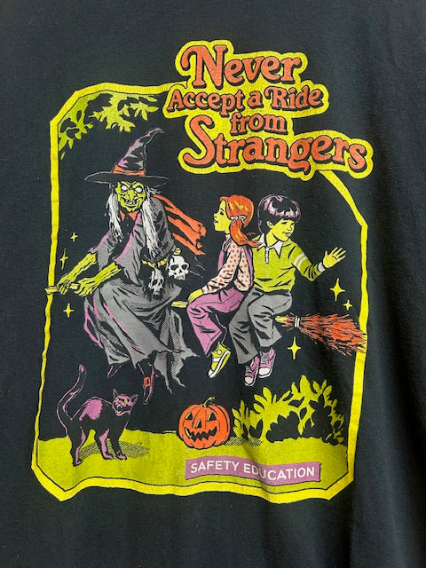 メンズヴィンテージ　Tシャツ 【ハロウィングラフィック / Never Accept a Ride from Strangers】ブラック