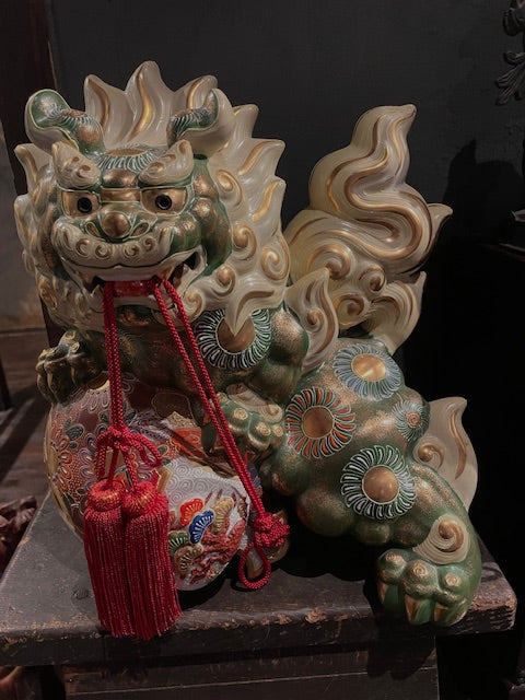 九谷焼　玉乗り獅子