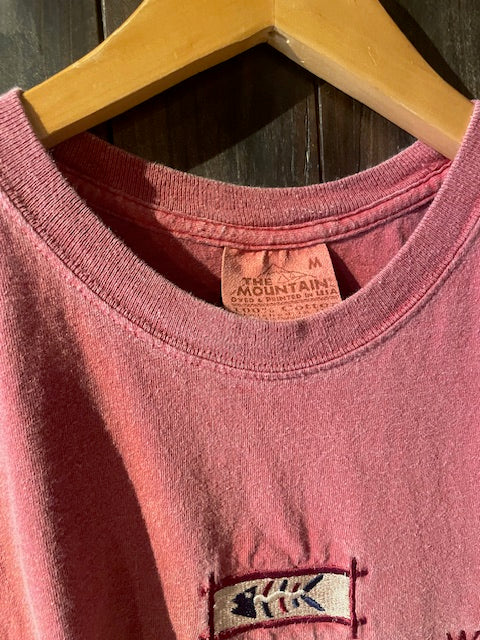 メンズヴィンテージ　Tシャツ 【90s USA製 THE MOUNTAIN / 刺しゅうロゴ】ピンク