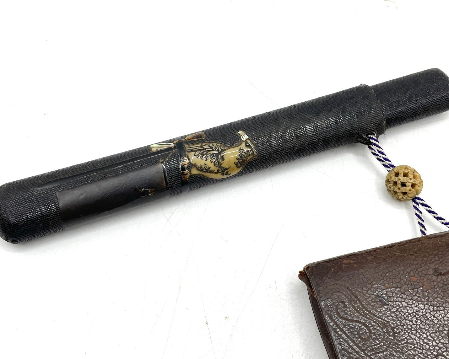 煙草入 提げ物 獅子 前金具 在銘 英知 親子獅子 提物 革 煙草