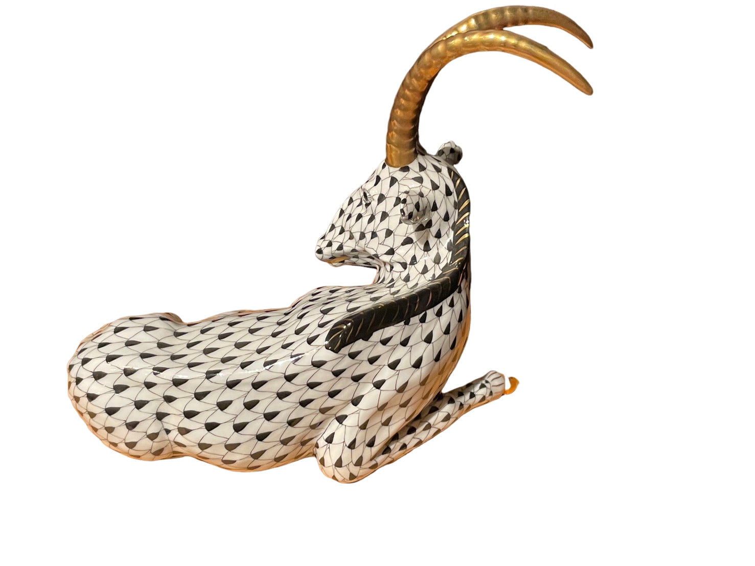 希少 ヘレンド フィギュリン ワニ アンテロープ 2体 希少 ヘレンド フィギュリン ワニ アンテロープ 2体 - メルカリ